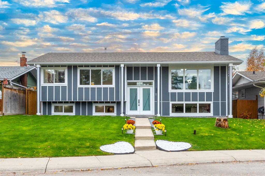 732 Lake Twintree Crescent SE