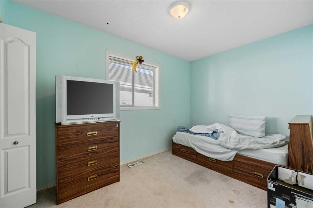 4 Valley Crest Gardens NW