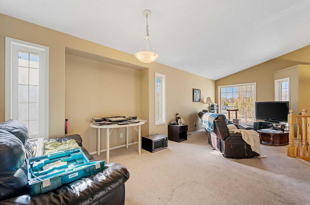 4 Valley Crest Gardens NW