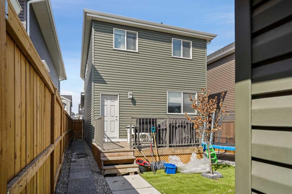 31 Red Sky Passage NE