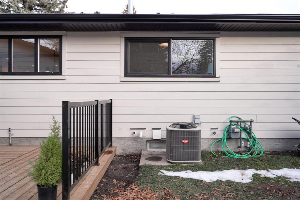 419 Winterbourne Crescent SE