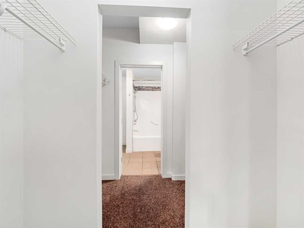 208 Holy Cross SW, #105