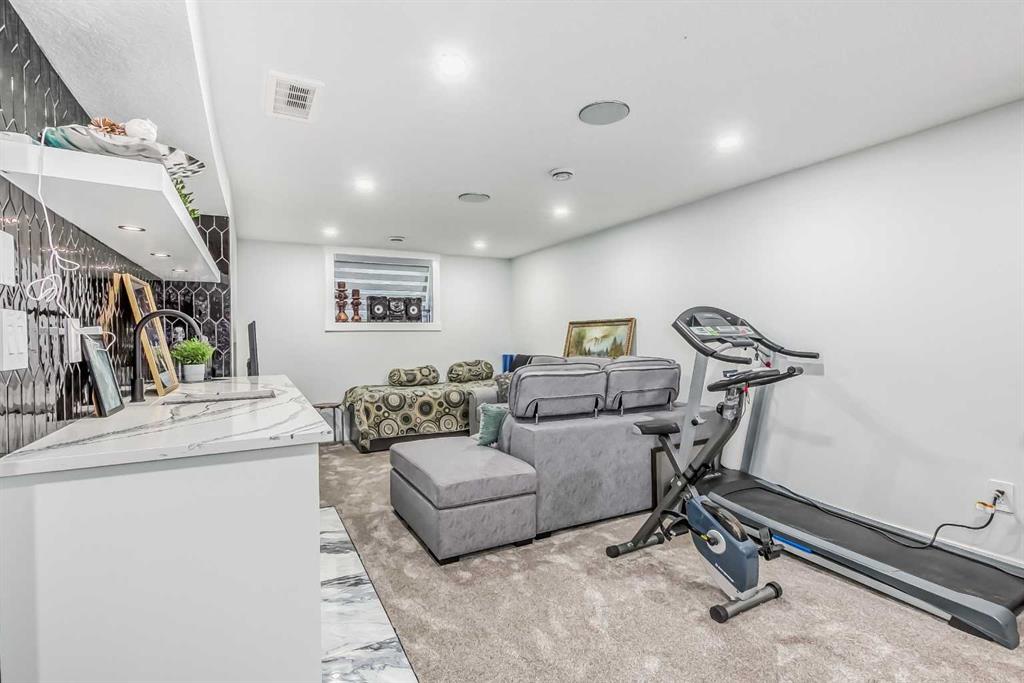 201 Wascana Crescent SE