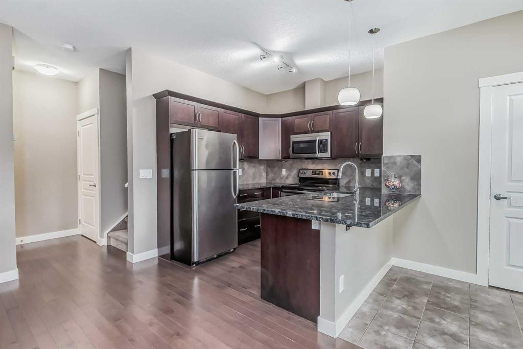 1809 Evanston Square NW