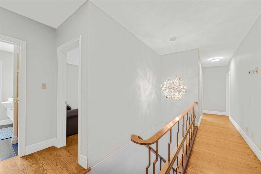 1131 Colborne Crescent SW
