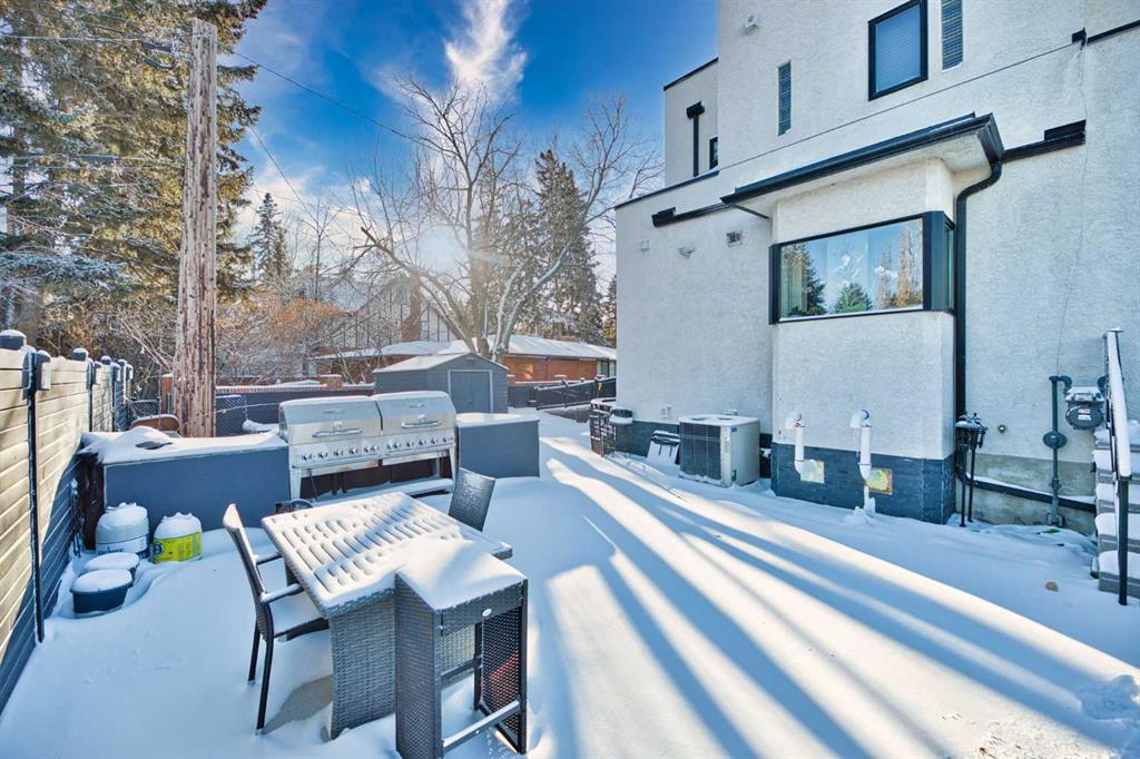 1131 Colborne Crescent SW
