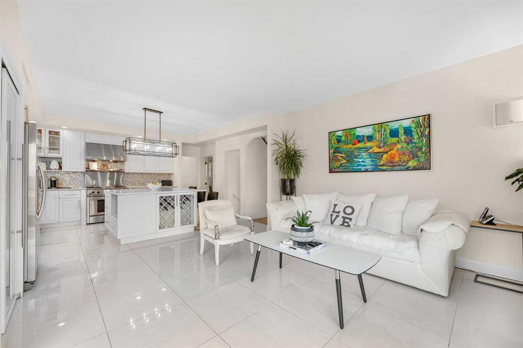 1131 Colborne Crescent SW