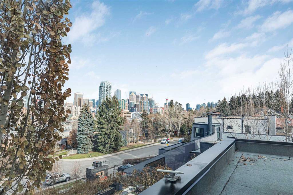 1131 Colborne Crescent SW