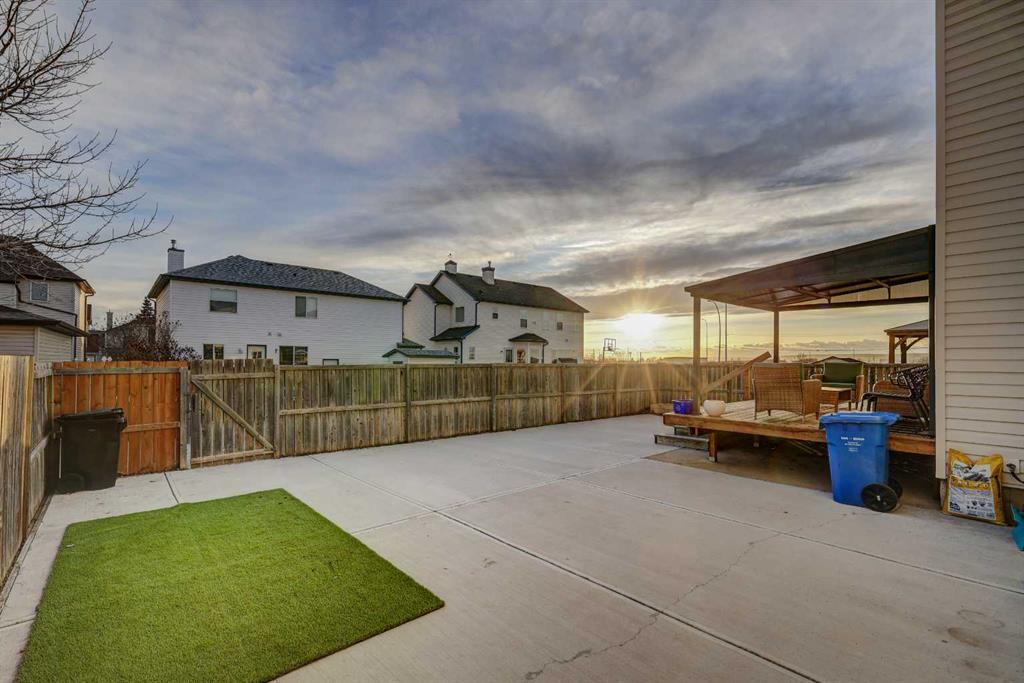7 Martha's Haven Heath NE