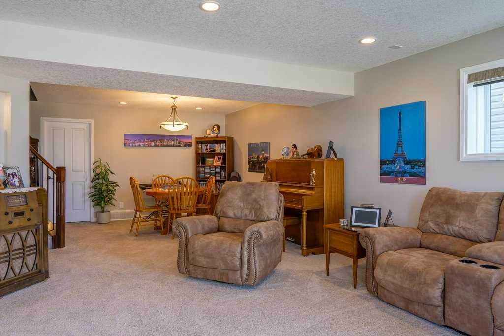 204 Sunset Square