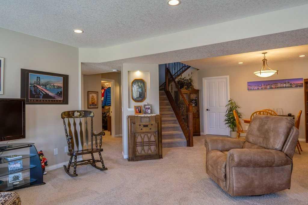 204 Sunset Square