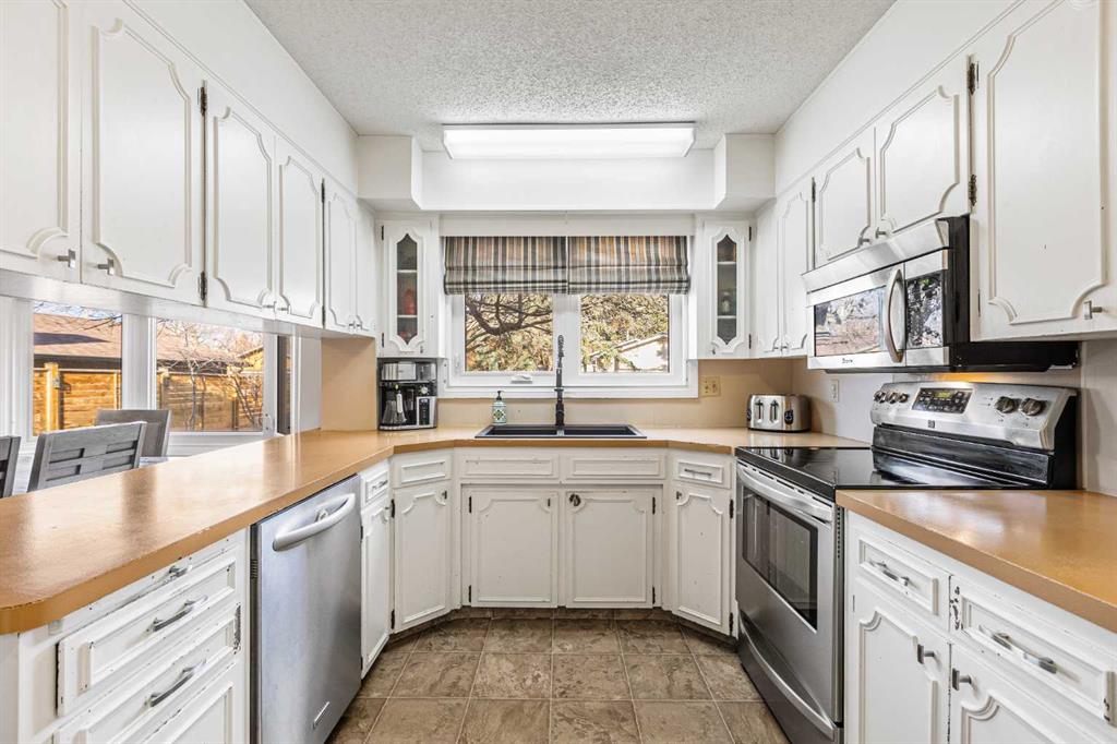 115 Lake Bonavista Drive SE