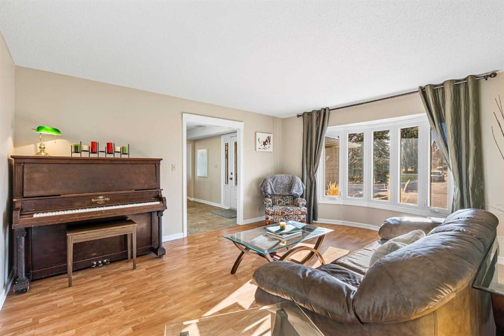 115 Lake Bonavista Drive SE