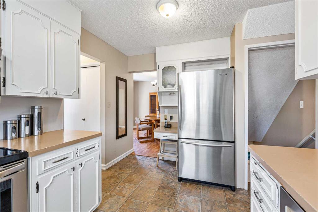 115 Lake Bonavista Drive SE