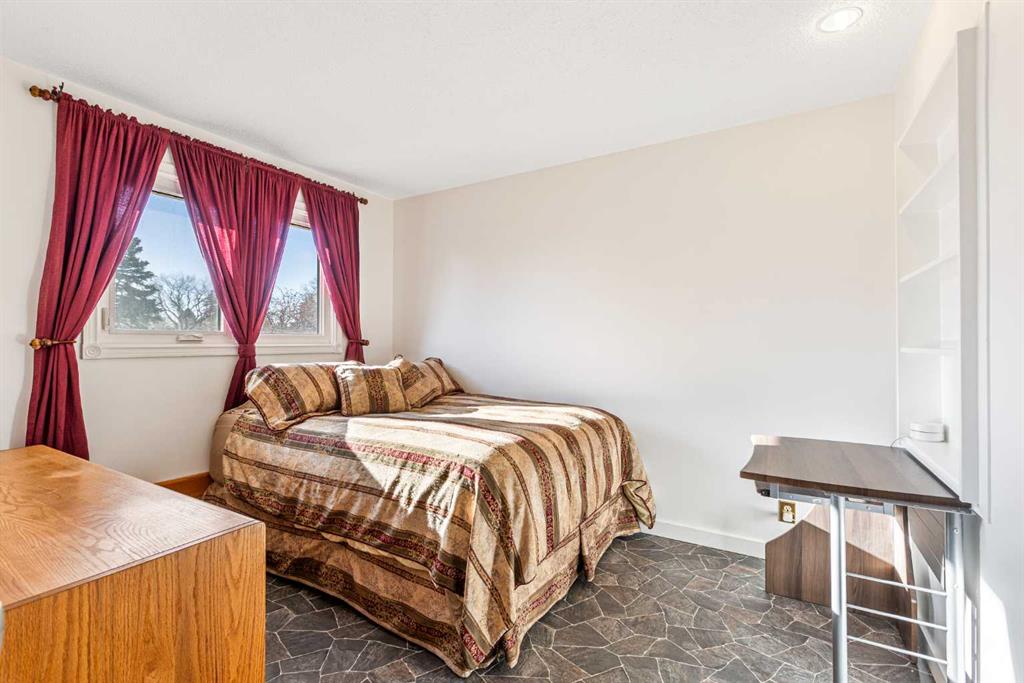115 Lake Bonavista Drive SE