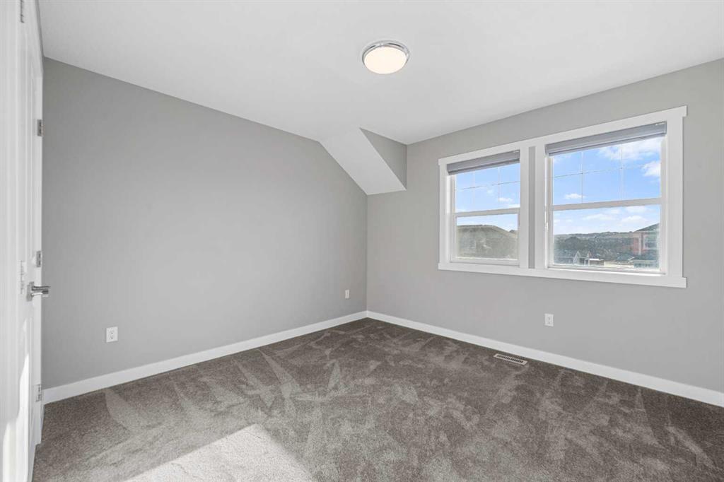 122 Legacy Glen Crescent SE