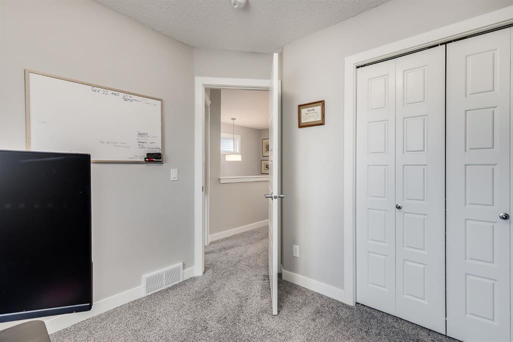 23 Ravenstern Point SE