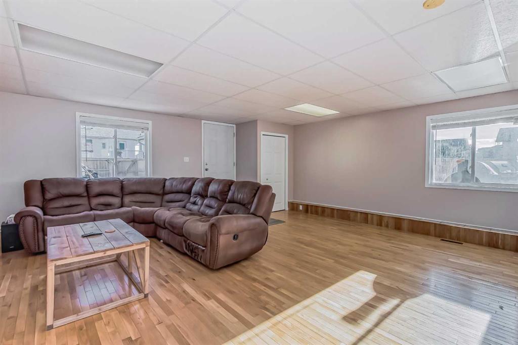 1801 Strathcona Bay