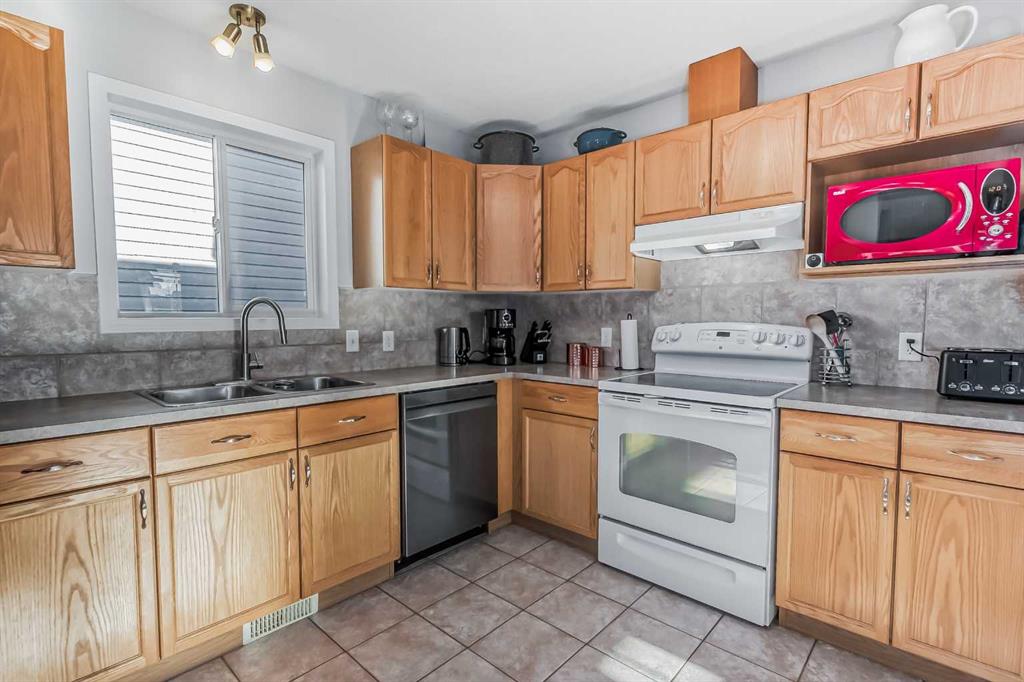 1801 Strathcona Bay