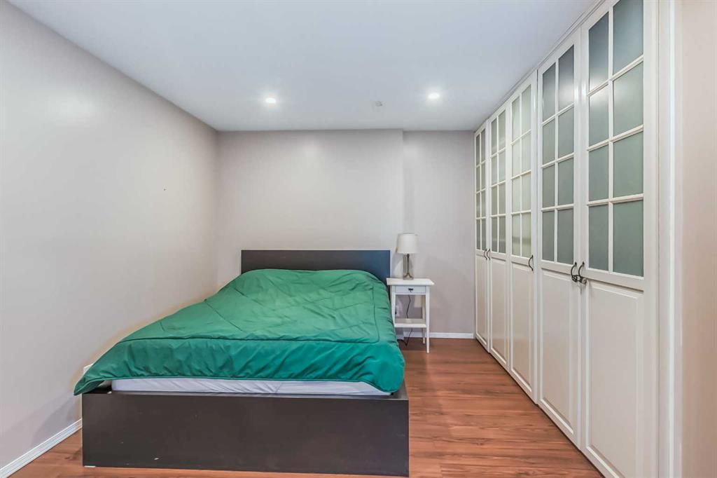 1801 Strathcona Bay
