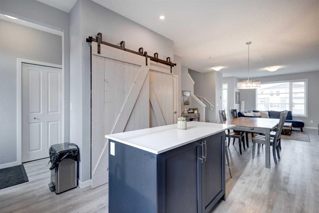 528 West Lakeview Drive