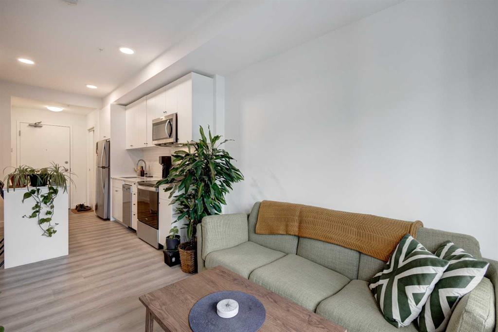 455 1 Avenue NE, #207