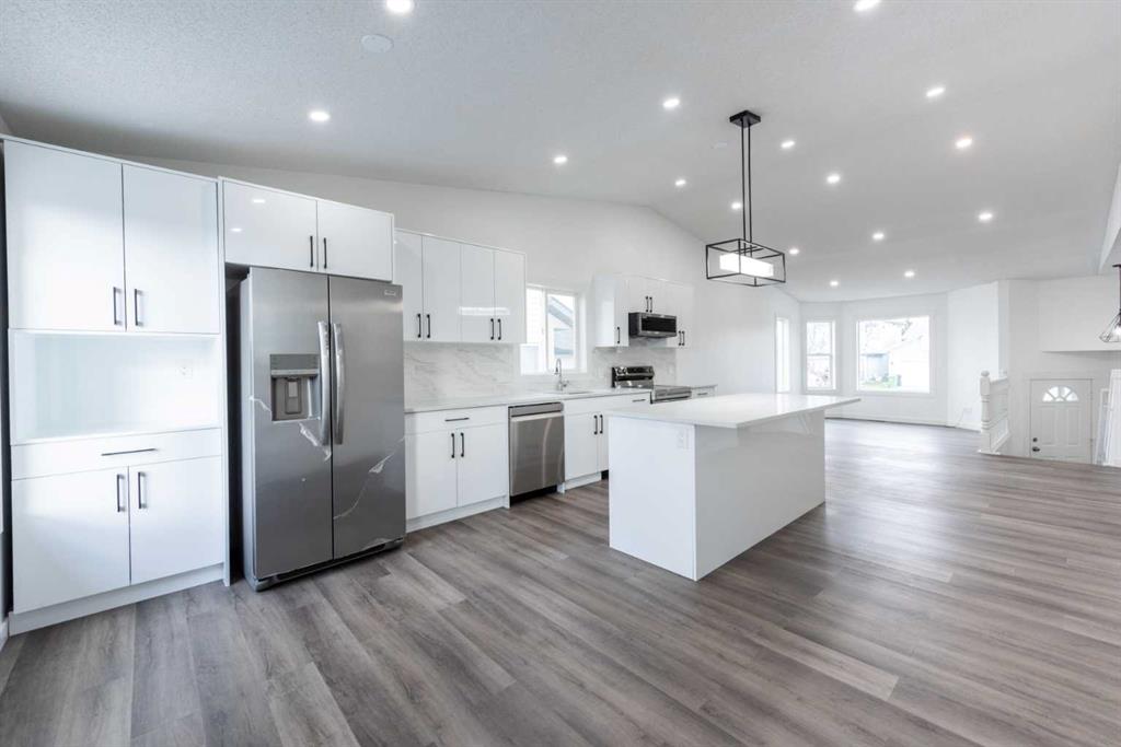244 Coverdale Court NE