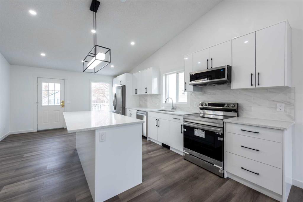 244 Coverdale Court NE