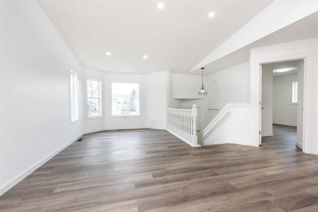 244 Coverdale Court NE