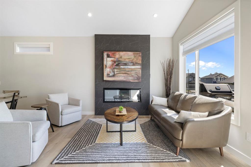 106 Threepoint Cove