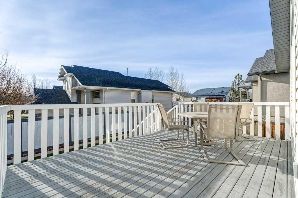 219 Stonegate Close NW