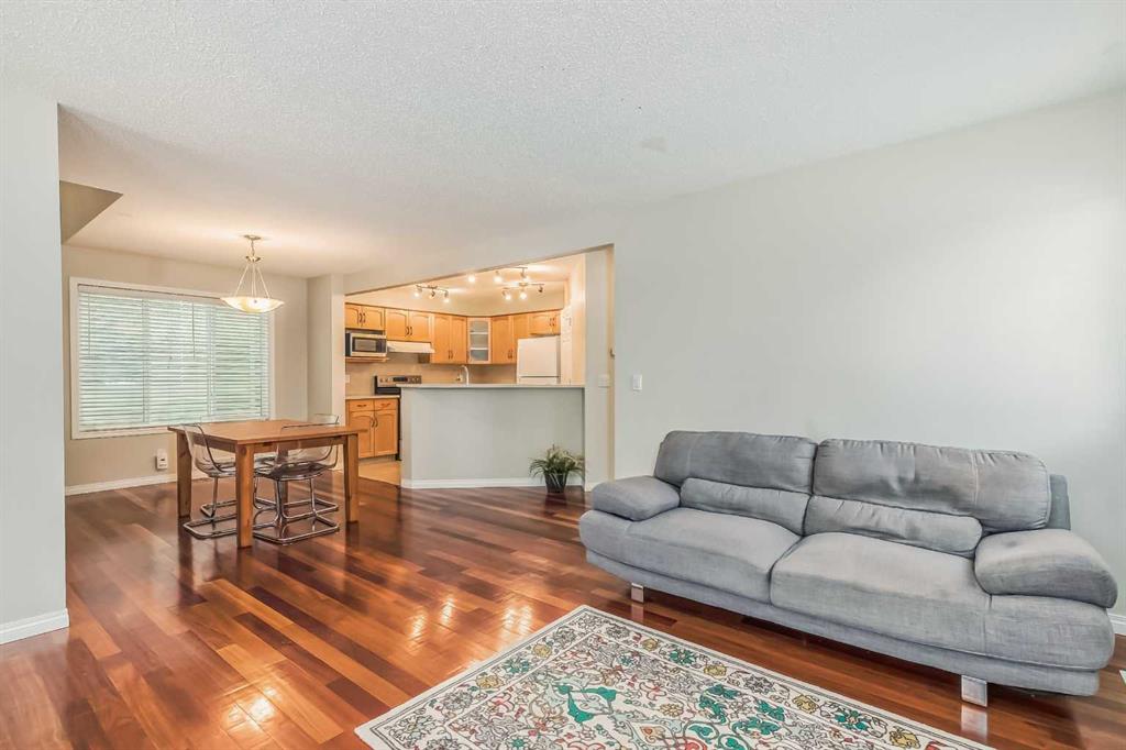 14 Everwoods Green SW