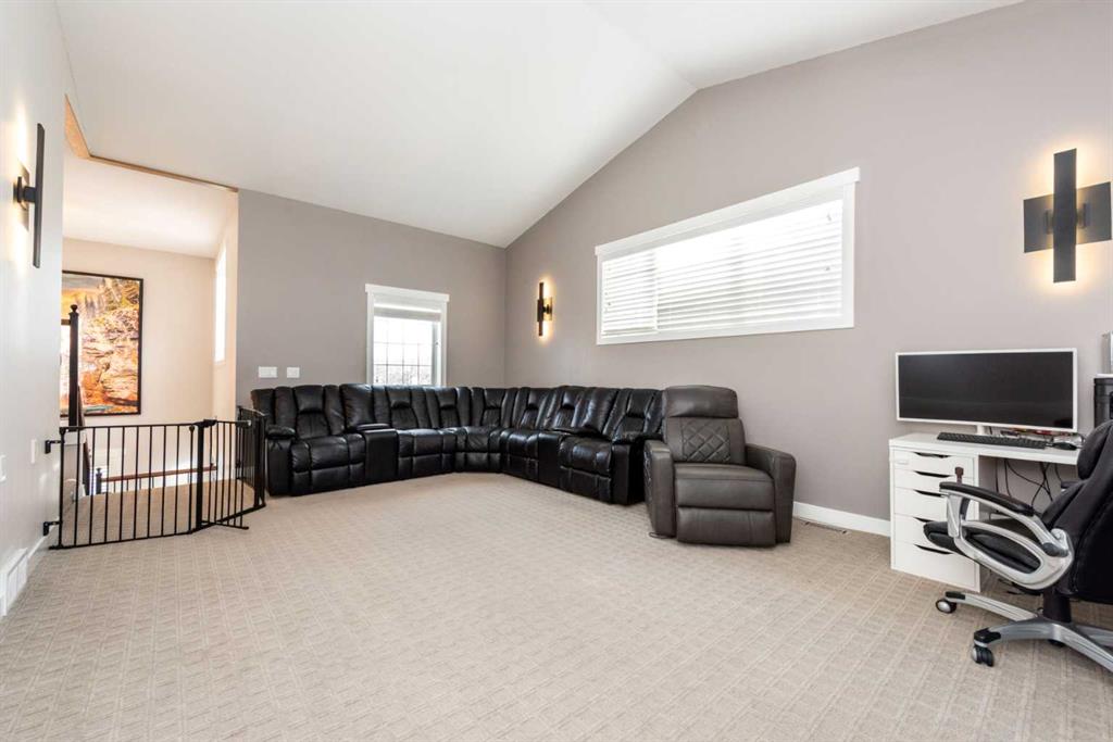143 Panorama Hills Bay NW
