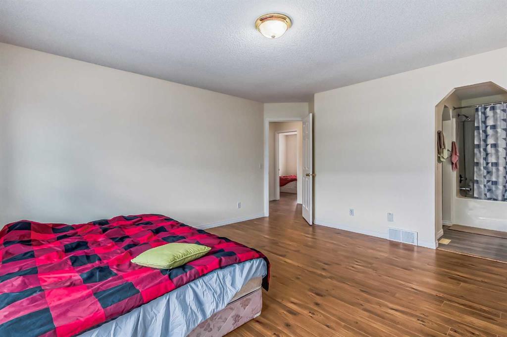 129 Simcoe Circle SW