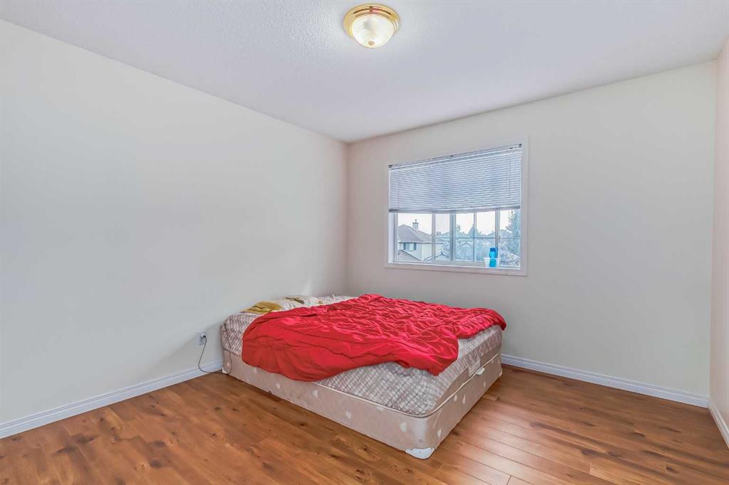 129 Simcoe Circle SW