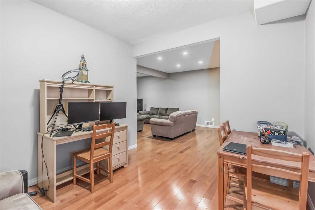 64 Panatella Manor NW
