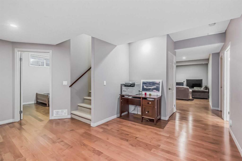 64 Panatella Manor NW