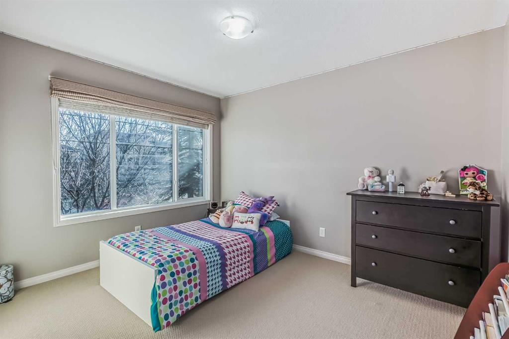64 Panatella Manor NW