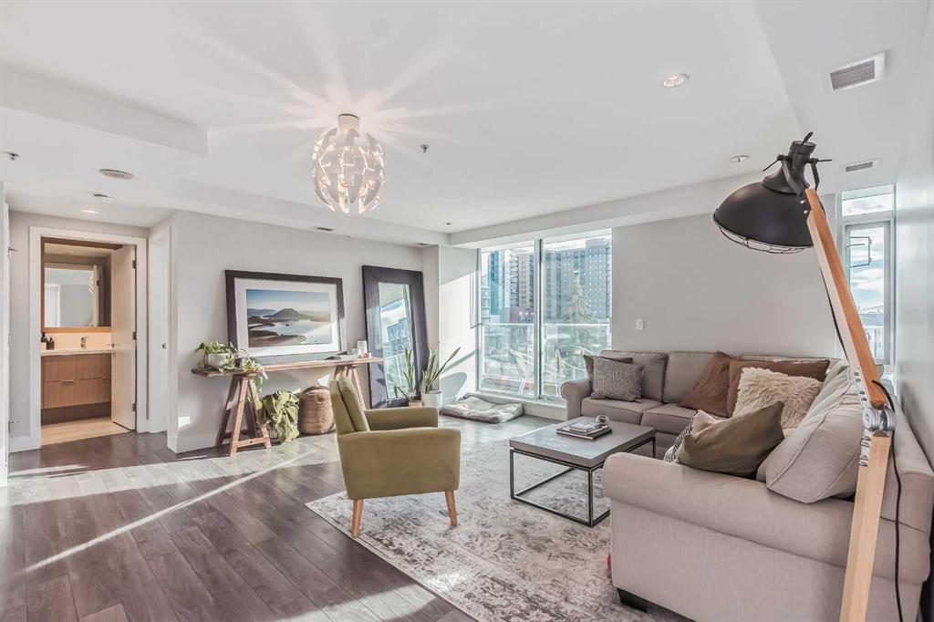 560 6 Avenue SE, #206