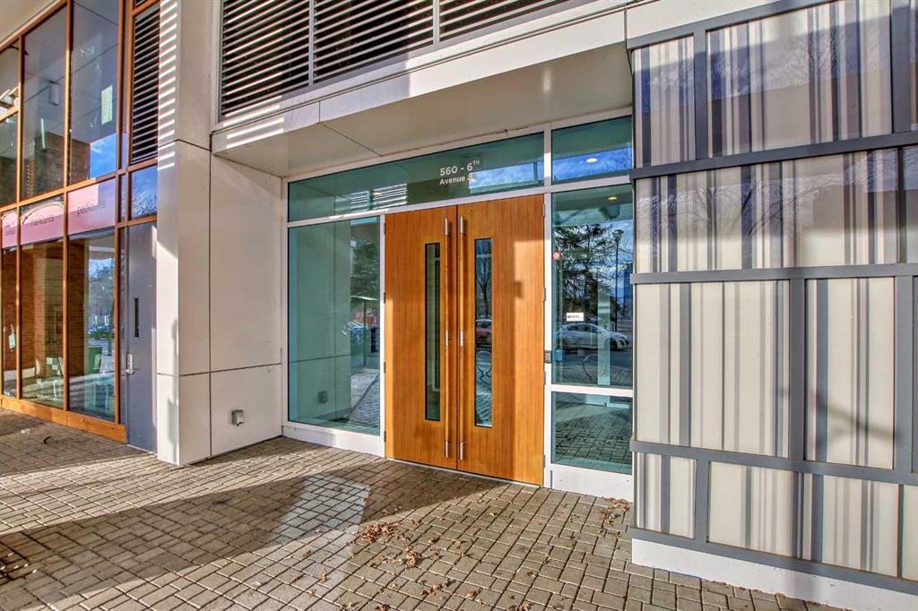 560 6 Avenue SE, #206