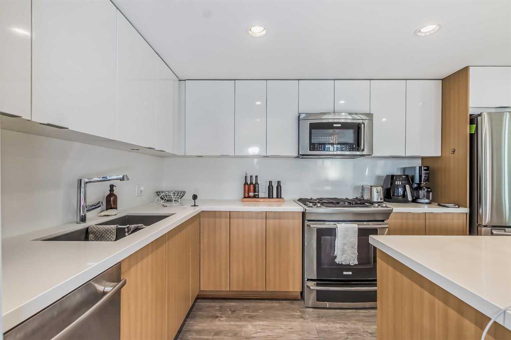 560 6 Avenue SE, #206