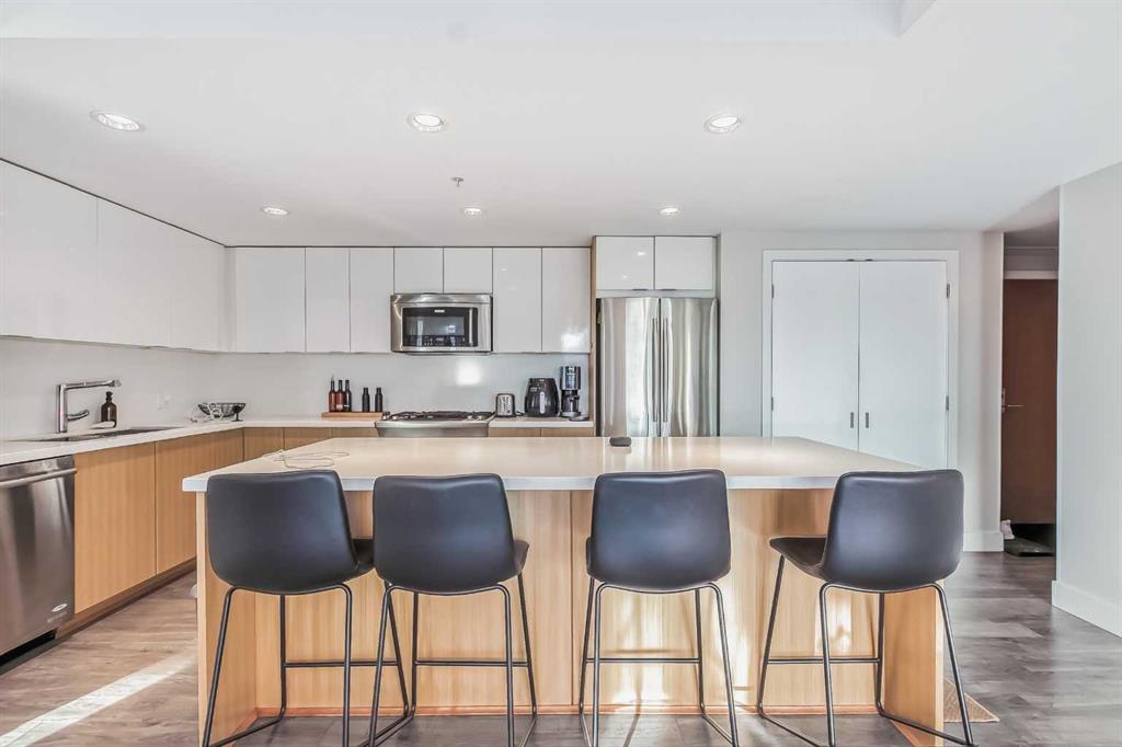 560 6 Avenue SE, #206