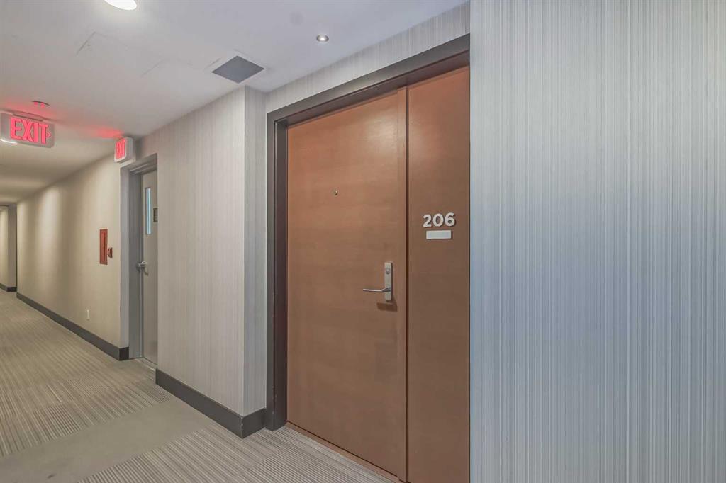 560 6 Avenue SE, #206