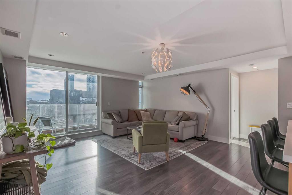 560 6 Avenue SE, #206