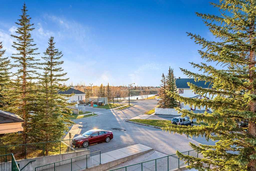 78 Prestwick Gardens SE, #202