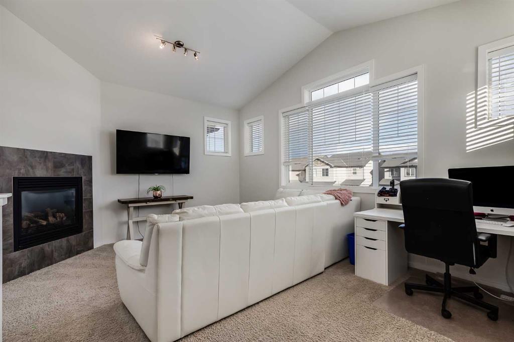 105 Kingsland Court SE