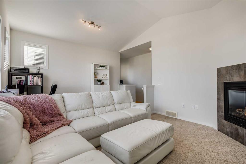 105 Kingsland Court SE