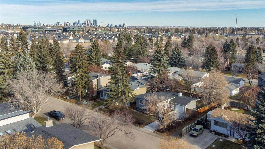 2924 Lathom Crescent SW