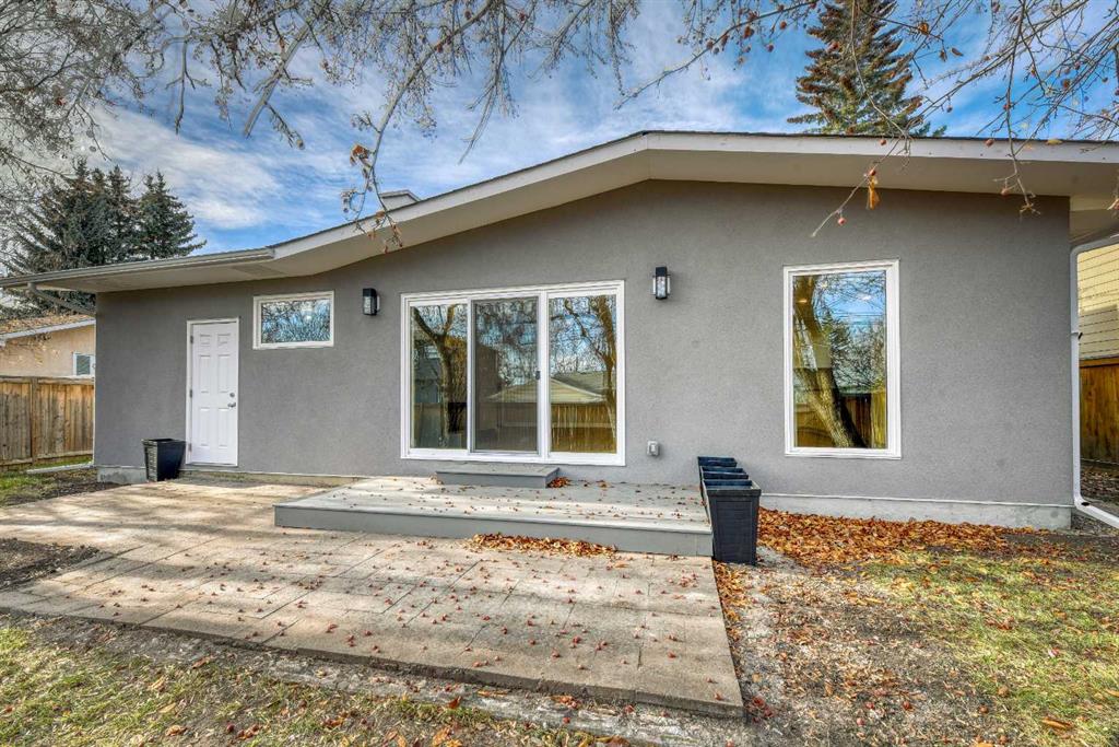 2924 Lathom Crescent SW
