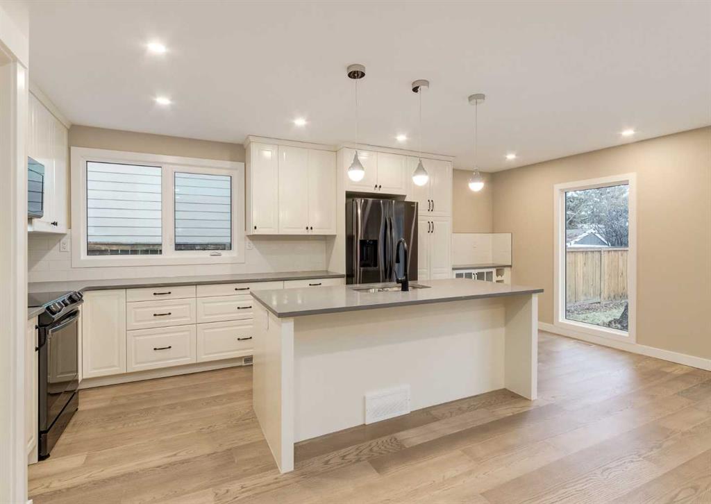 2924 Lathom Crescent SW